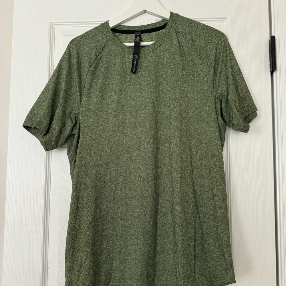 Lululemon Men’s T-Shirt